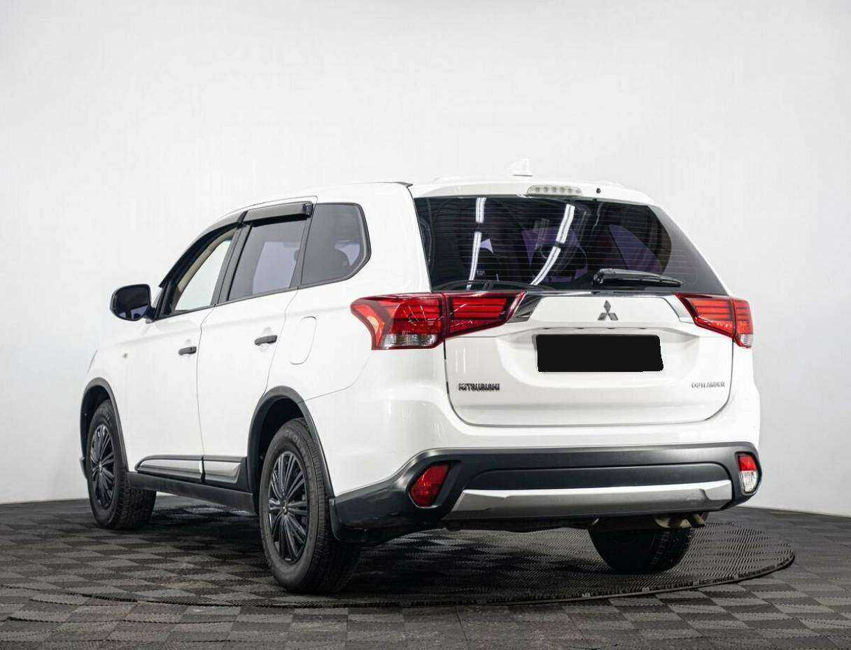 Mitsubishi Outlander, 2018 - 140 000 км. | Фото №4
