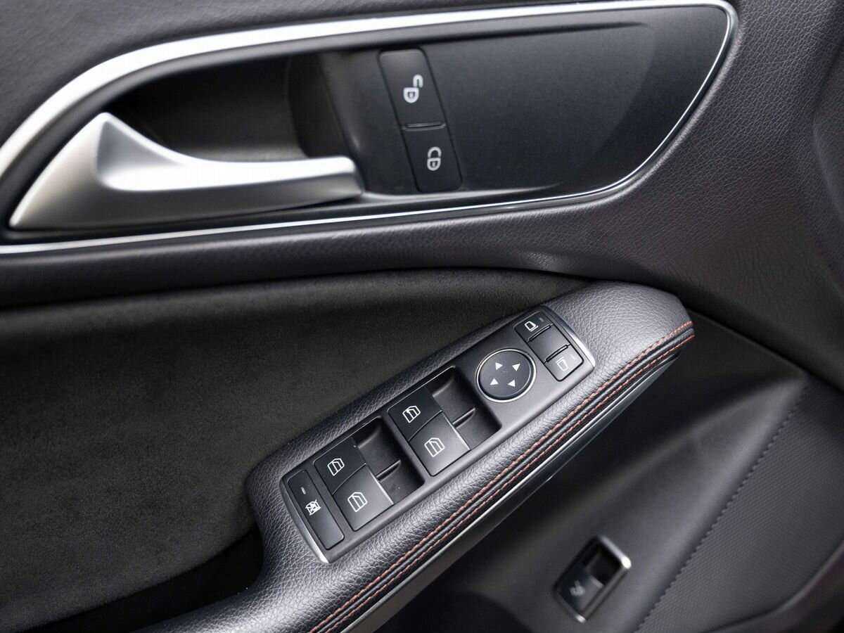 Mercedes-Benz CLA 200, 2013 Фото №17