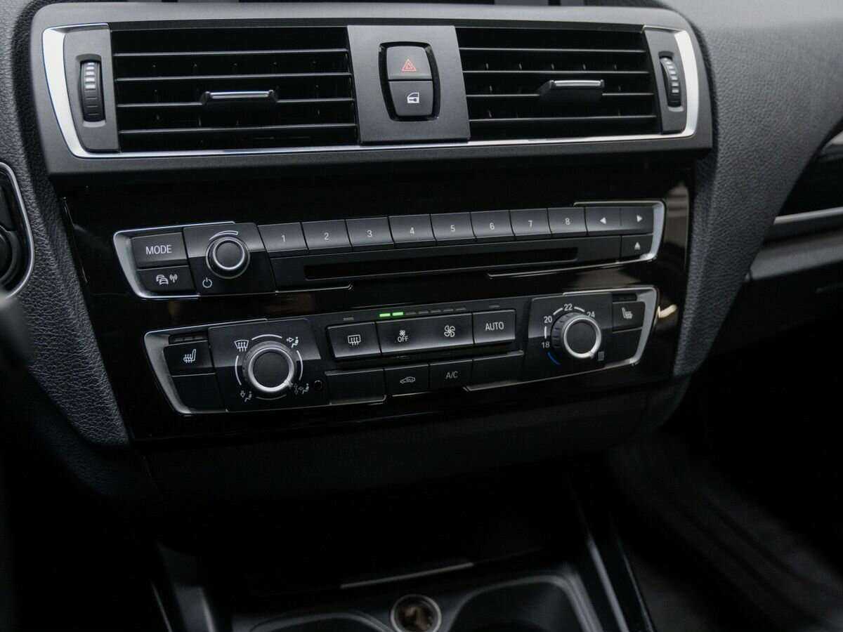 BMW 1 серии 118i, 2016 Фото №22