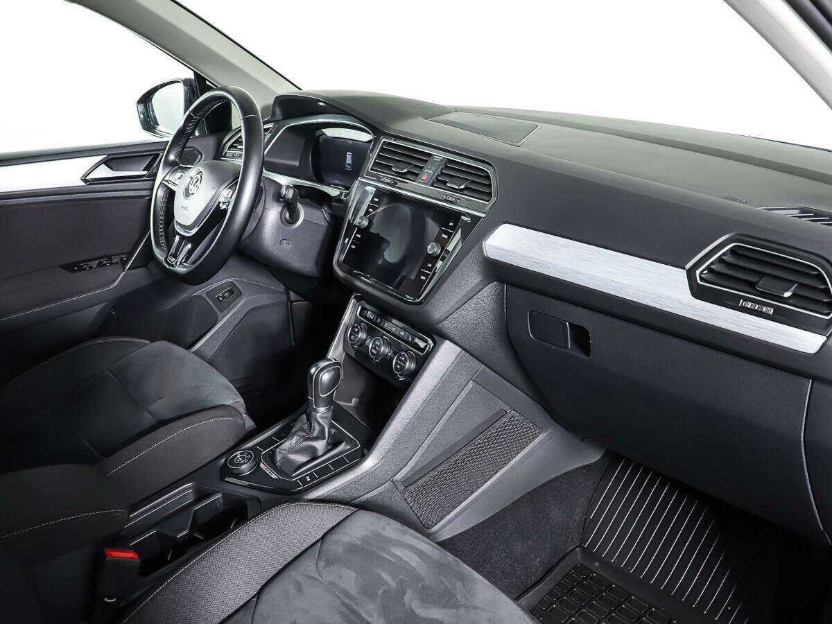 Volkswagen Tiguan, 2018 Фото №9