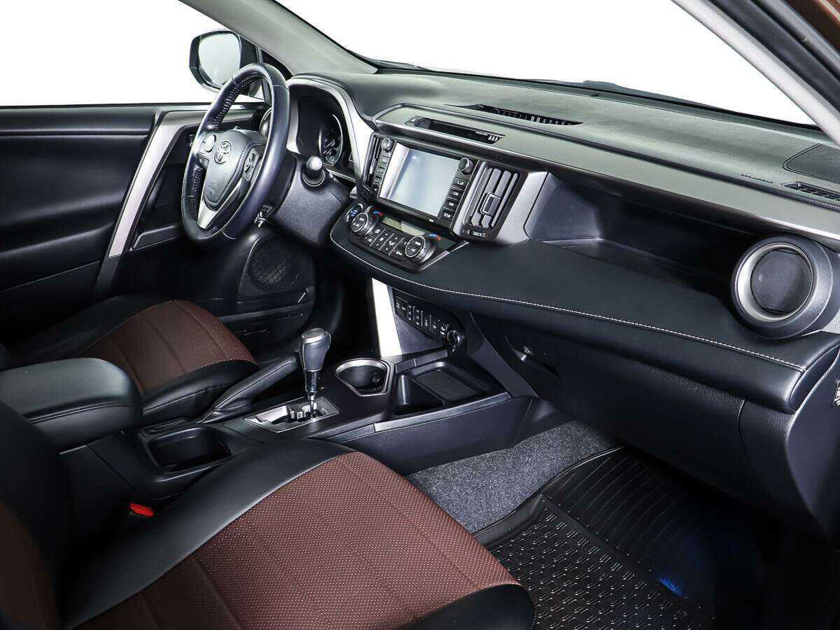 Toyota RAV4, 2018 - 113 000 км. | Фото №8