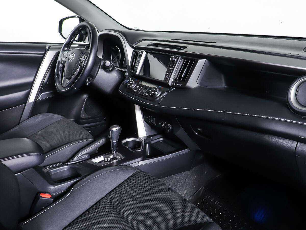 Toyota RAV4, 2017 Фото №9