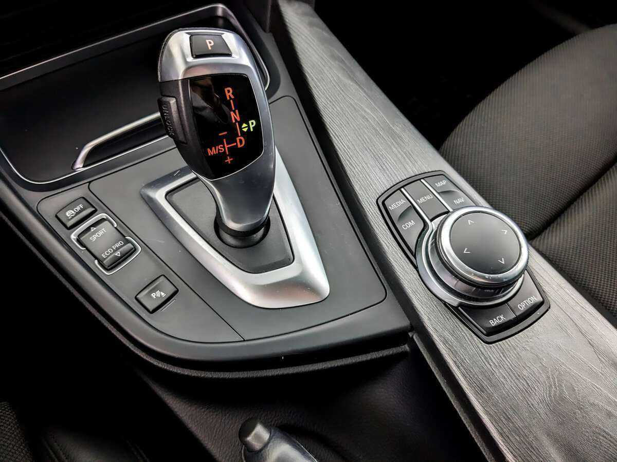 BMW 3 серии 320d xDrive, 2019 Фото №20