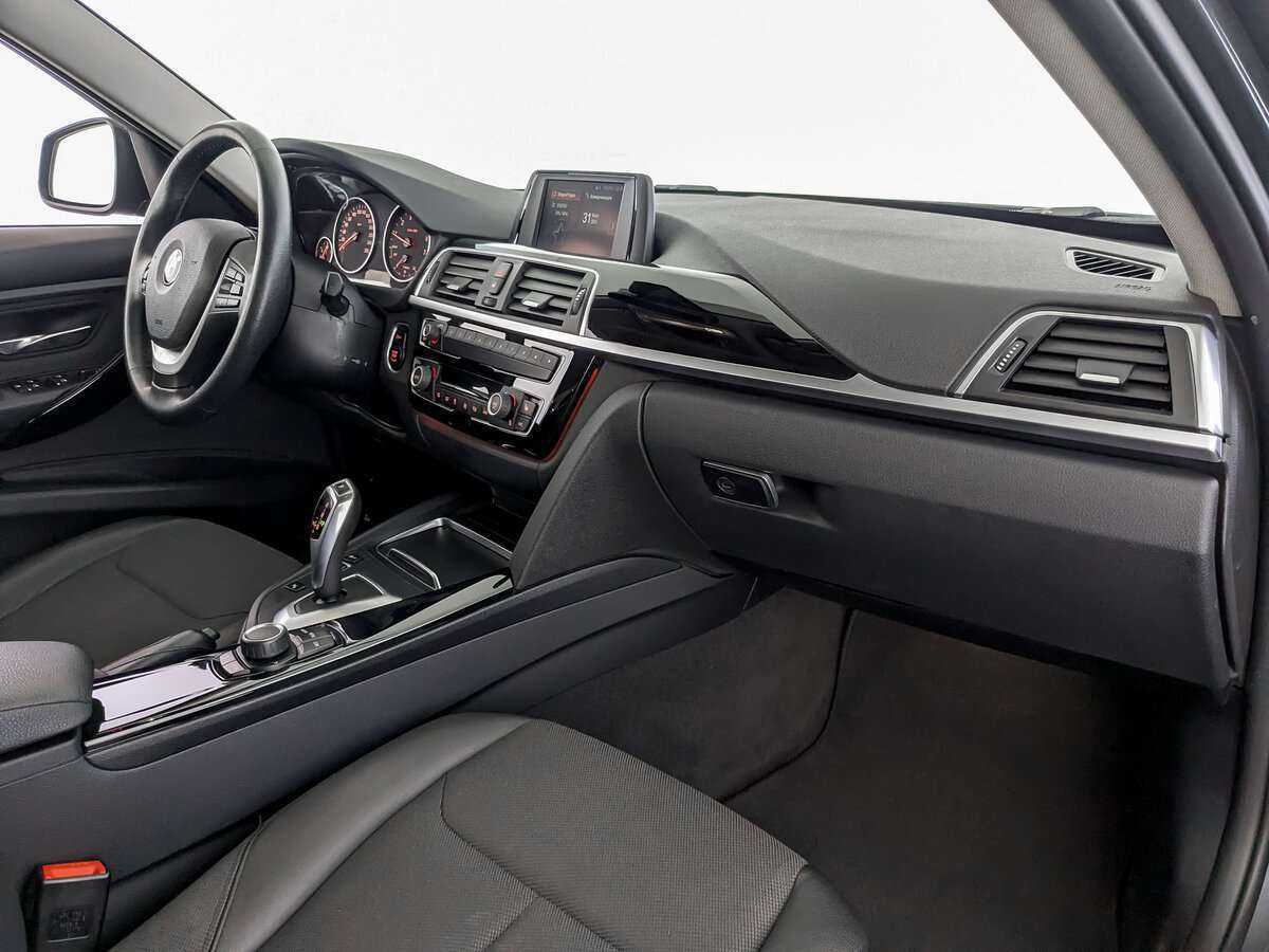 BMW 3 серии 318i, 2018 Фото №11
