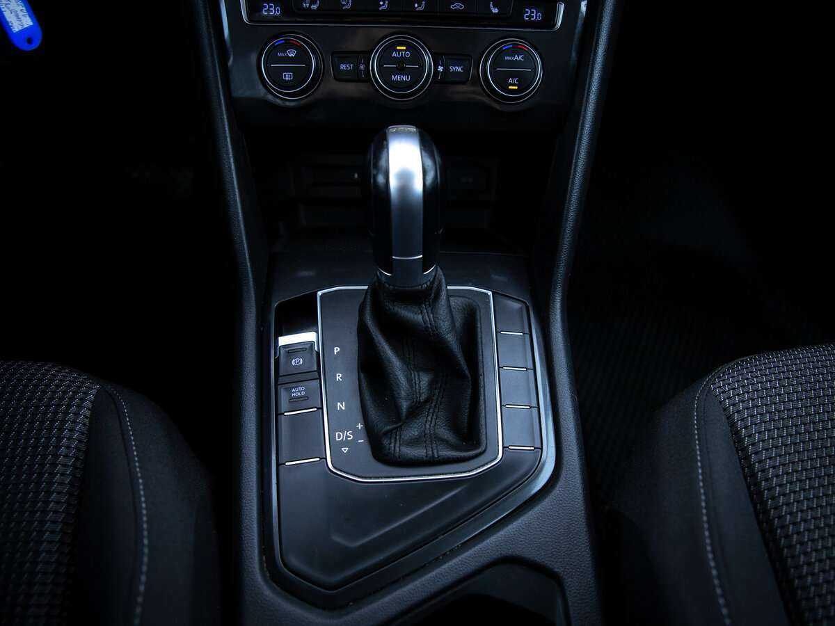 Volkswagen Tiguan, 2018 Фото №17