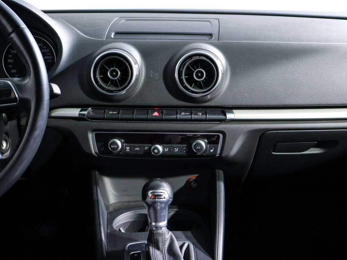 Audi A3, 2015 Фото №11