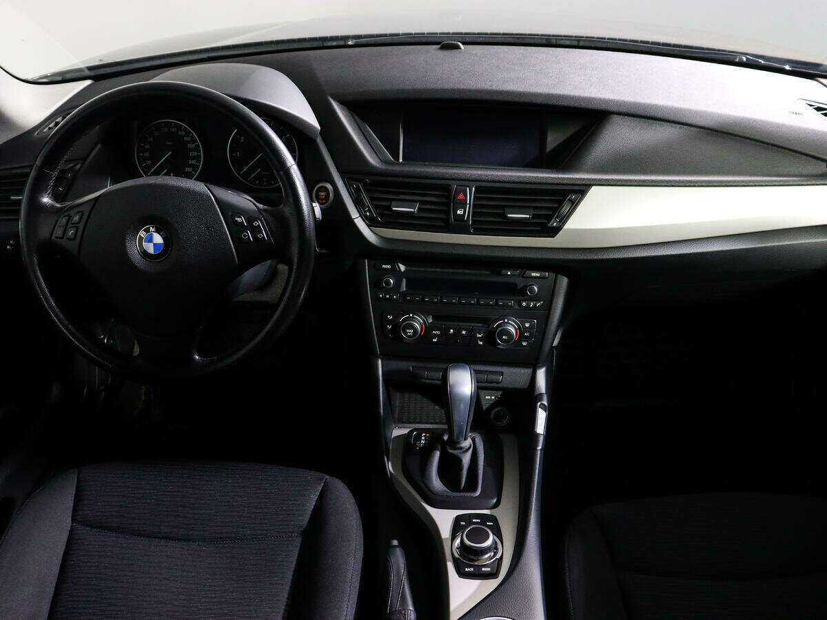 BMW X1 18i, 2014 Фото №10