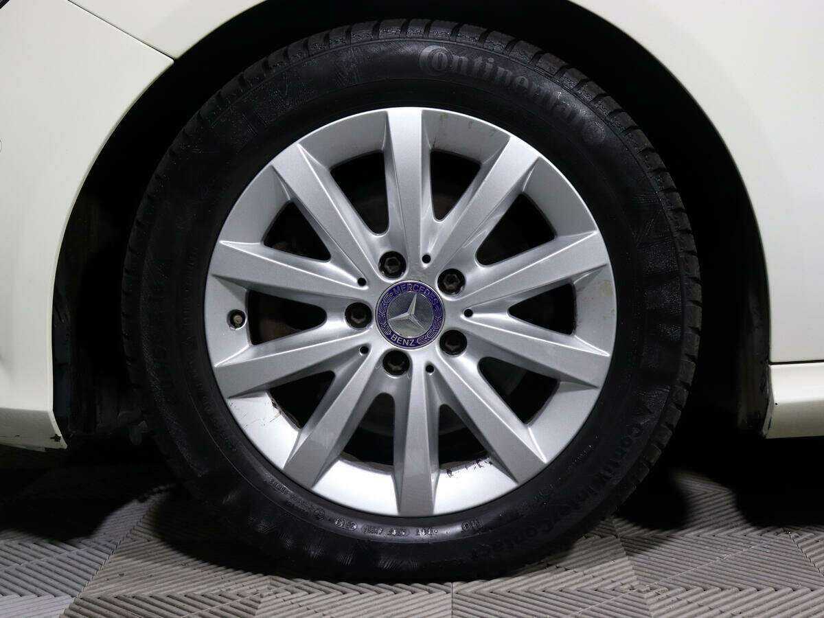 Mercedes-Benz A-Класс 180, 2014 Фото №14