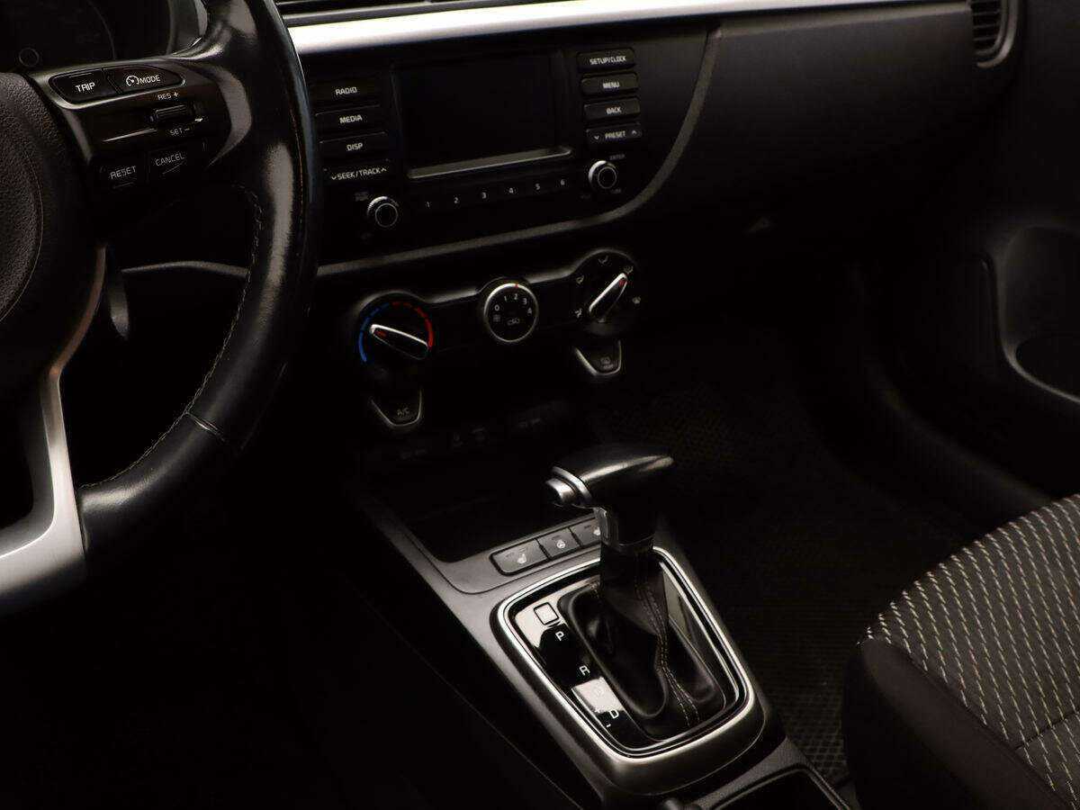Kia Rio, 2018 Фото №15