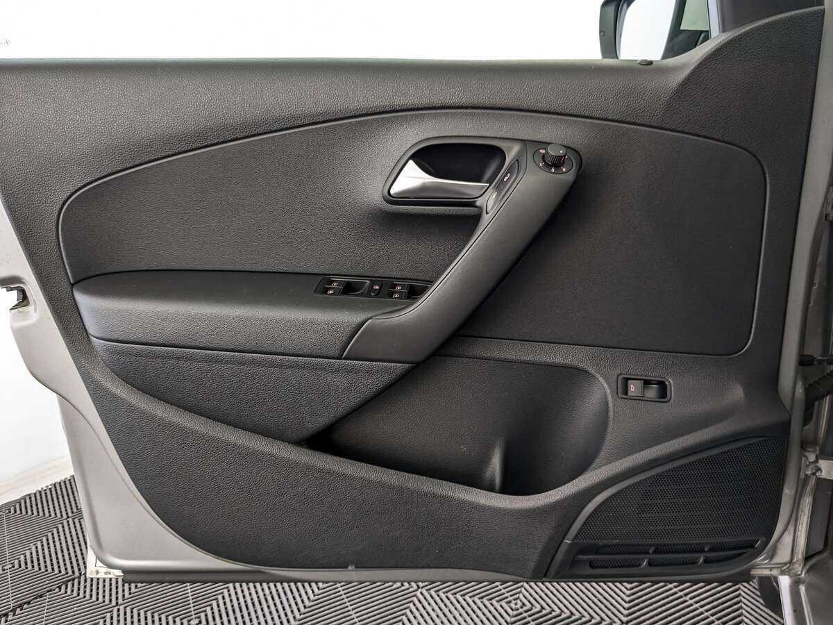 Volkswagen Polo, 2020 Фото №15