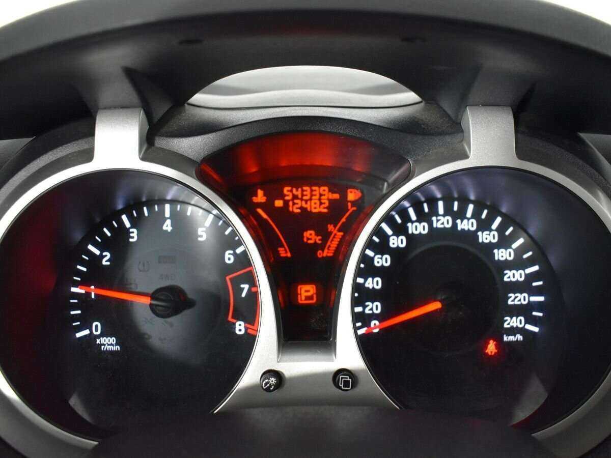 Nissan Juke, 2015 Фото №11