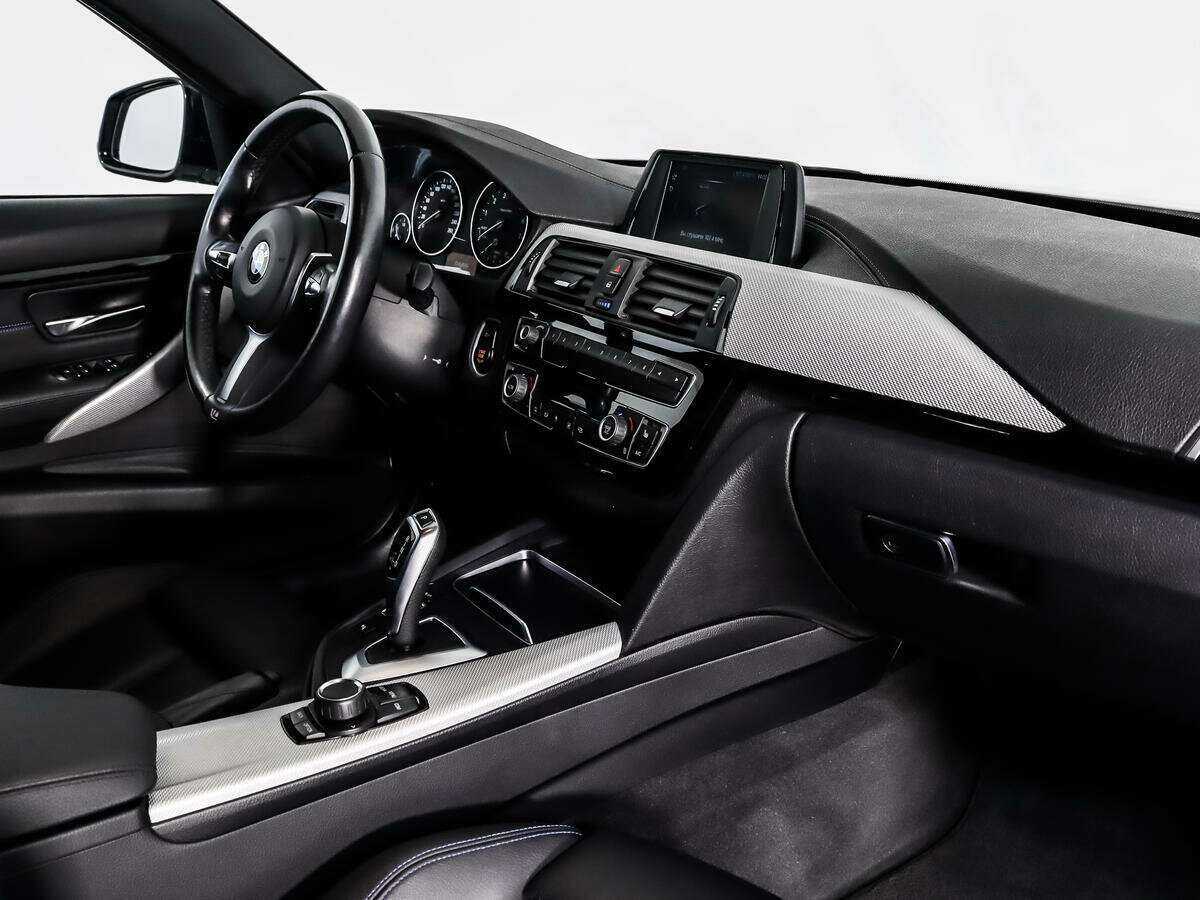 BMW 3 серии 320i xDrive, 2018 Фото №12