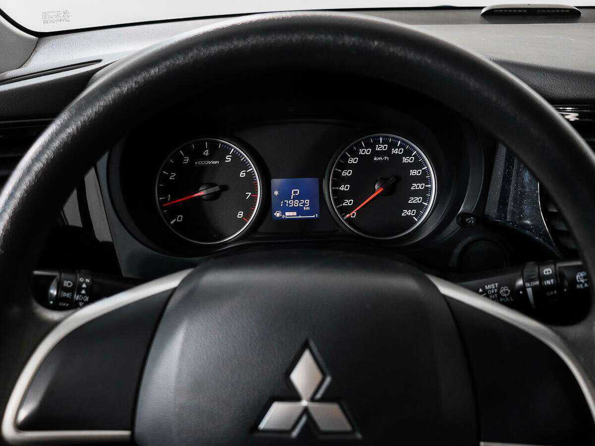 Mitsubishi Outlander, 2012 Фото №15