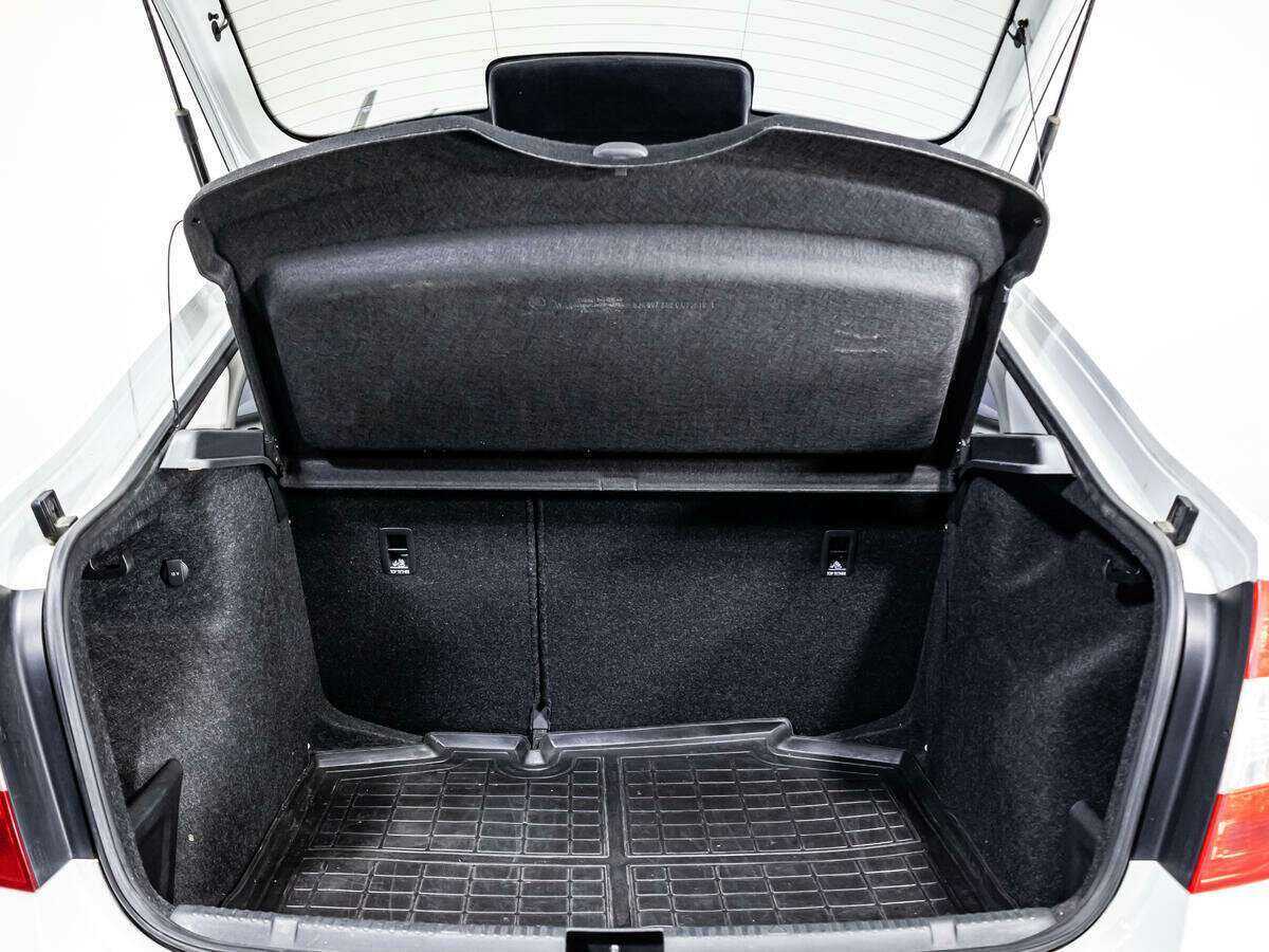 Skoda Rapid, 2016 Фото №17