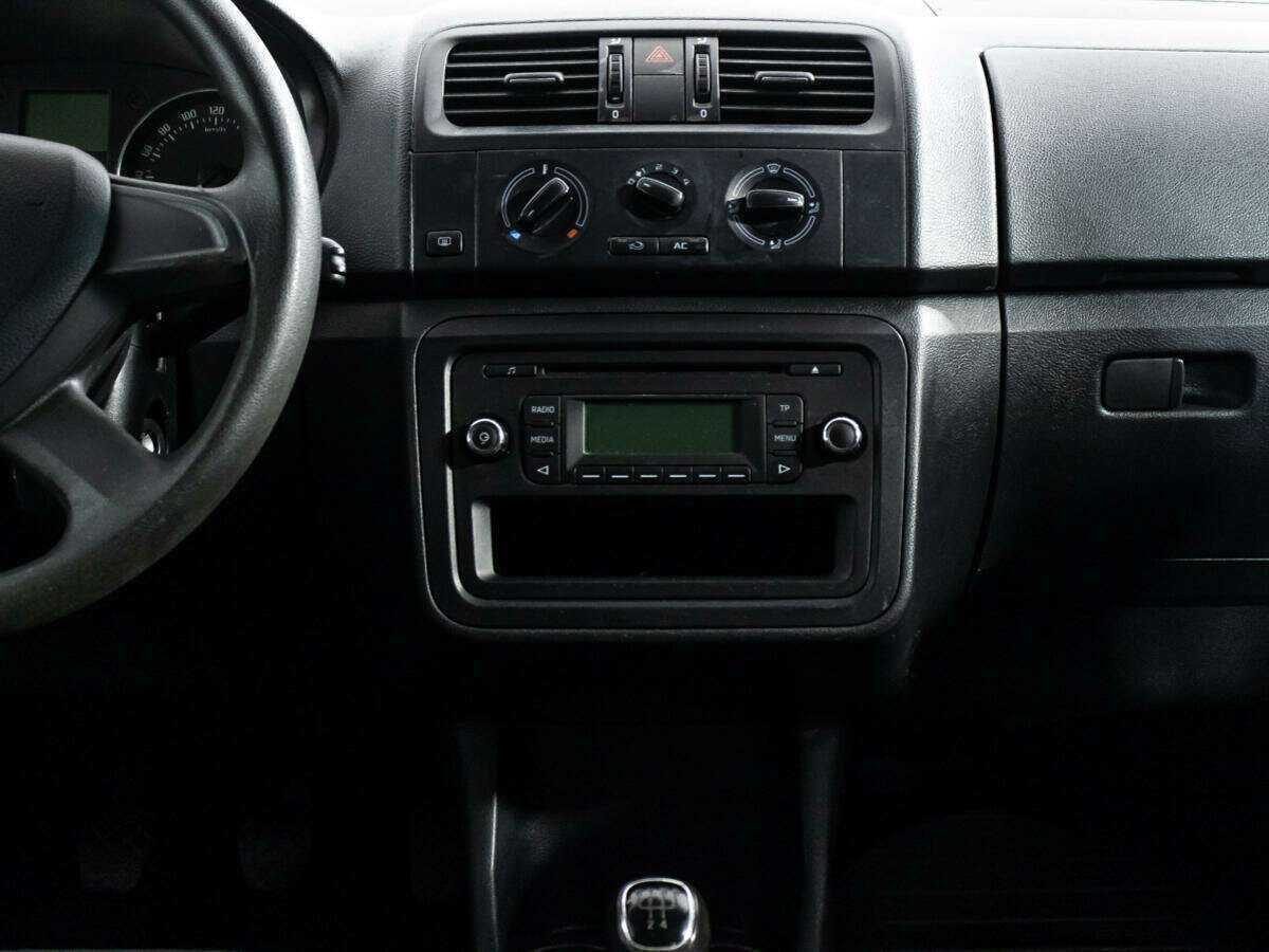 Skoda Fabia, 2013 Фото №14