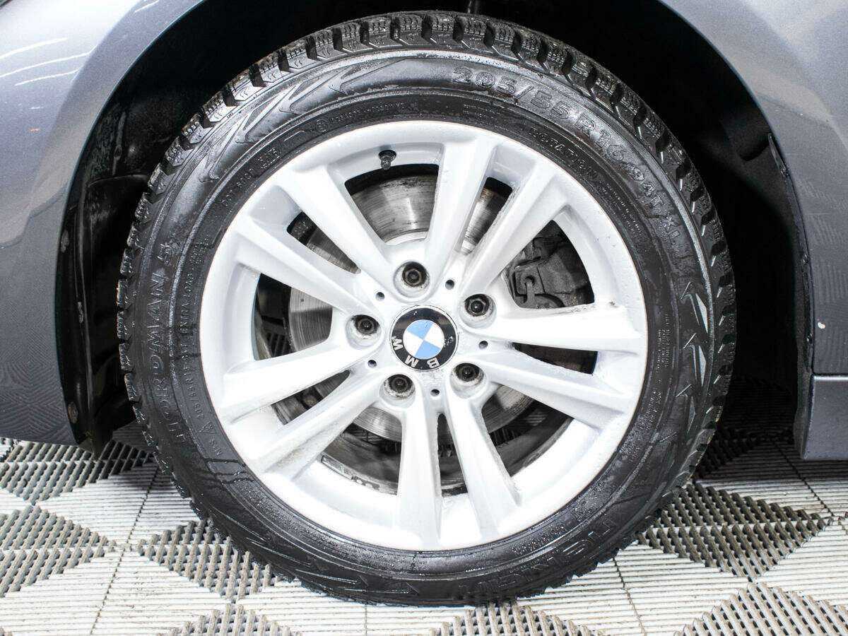 BMW 3 серии 318i, 2017 Фото №17