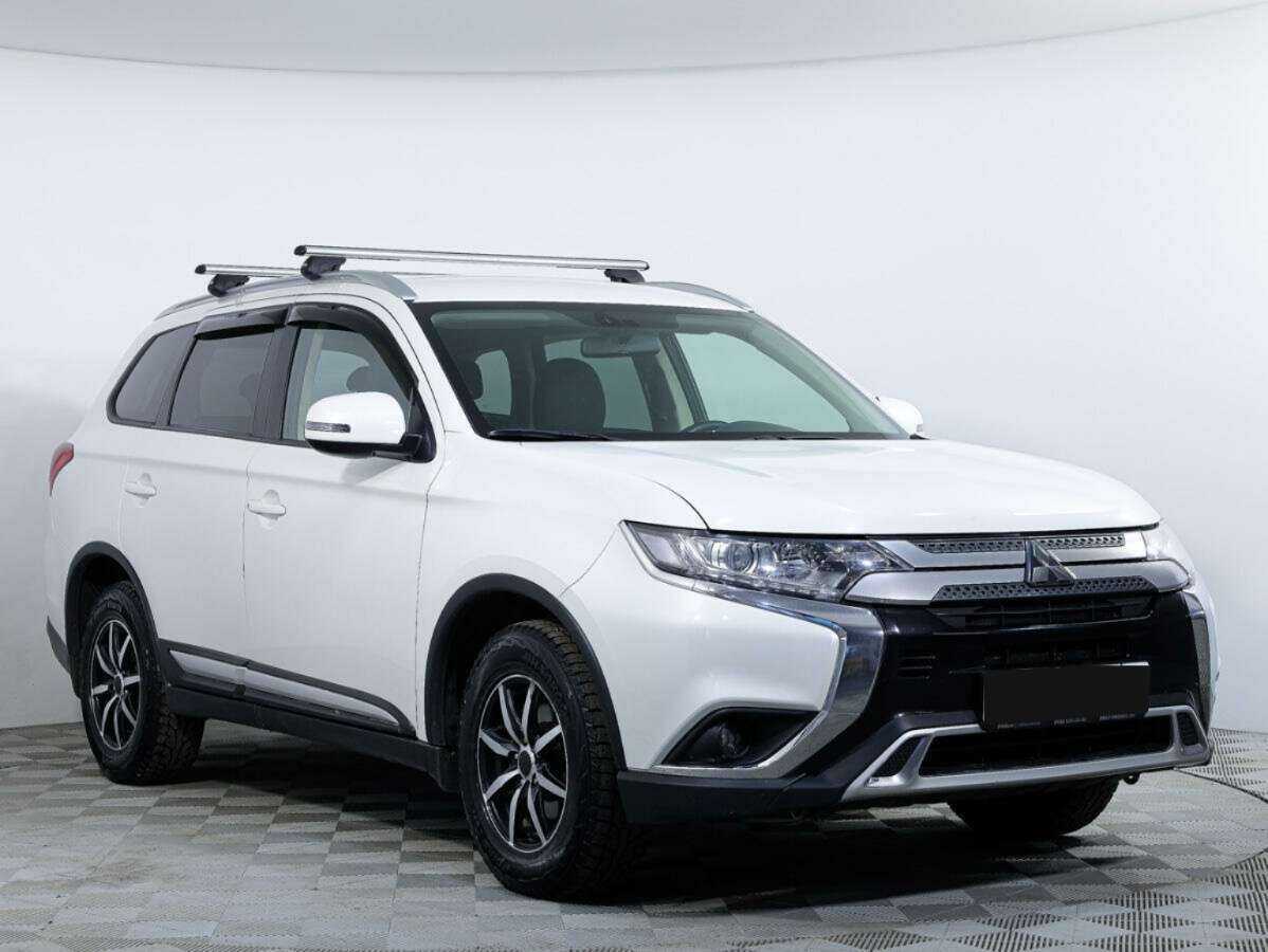 Mitsubishi Outlander, 2018 - 144 060 км. | Фото №3