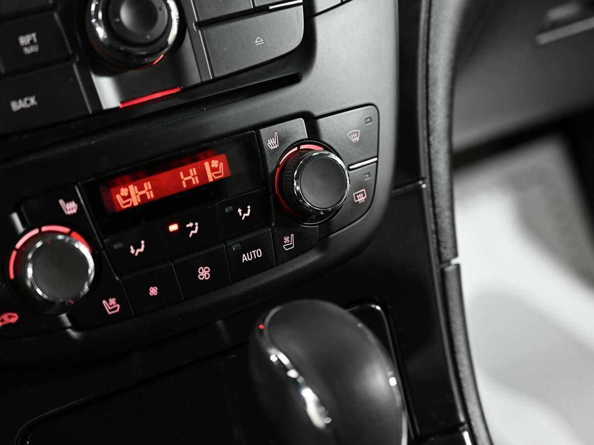 Opel Insignia, 2013 Фото №11