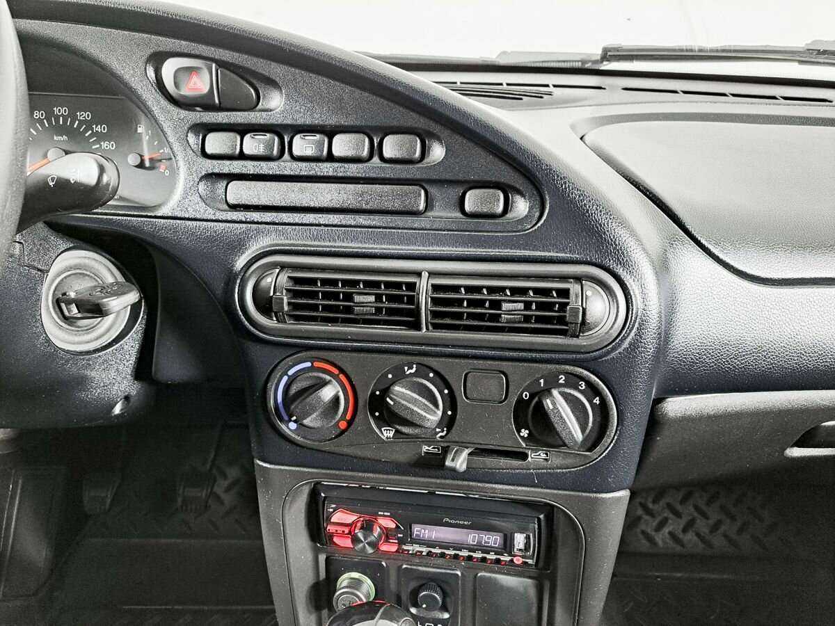 Chevrolet Niva, 2013 Фото №13