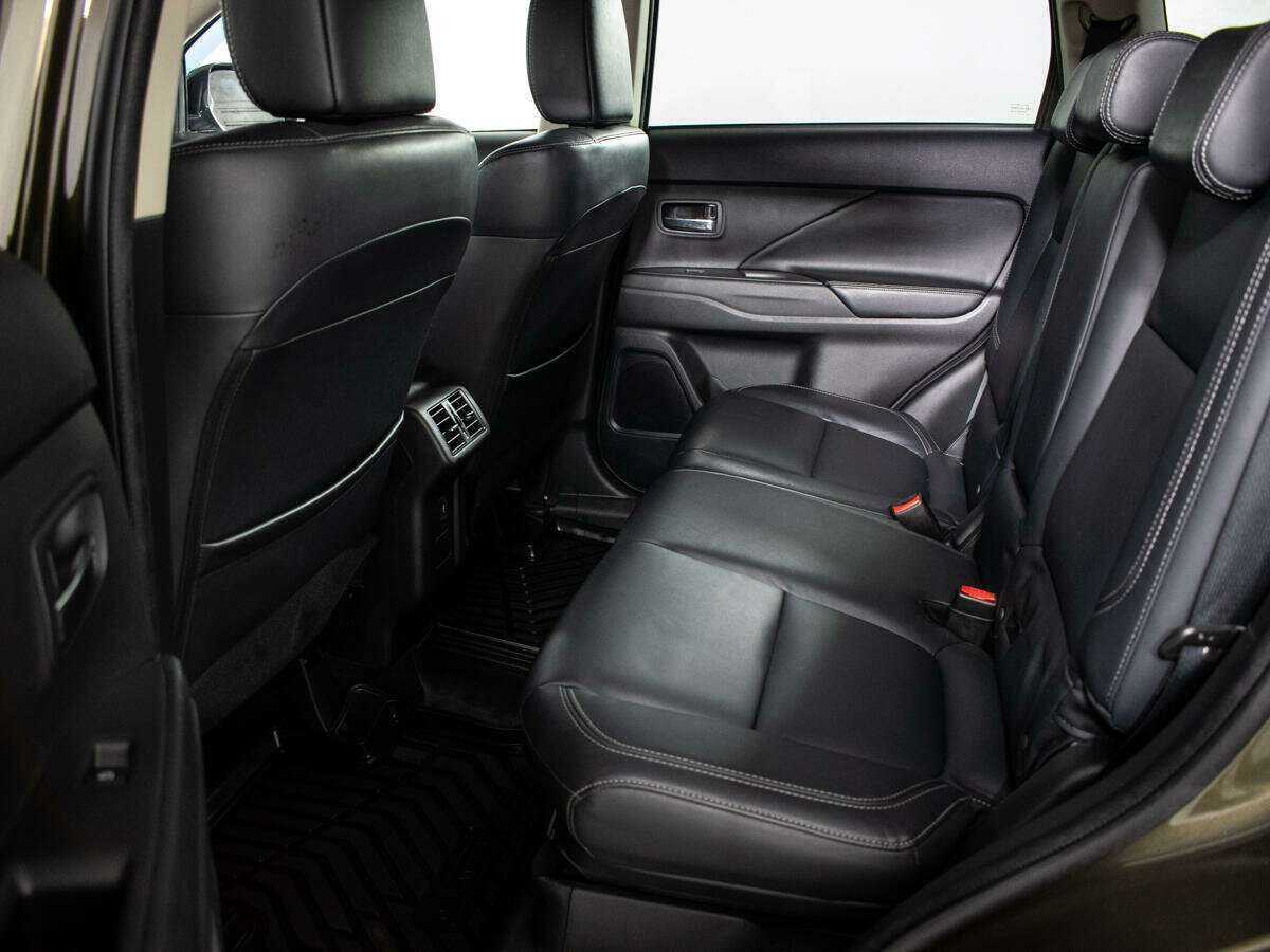 Mitsubishi Outlander, 2018 - 113 000 км. | Фото №7