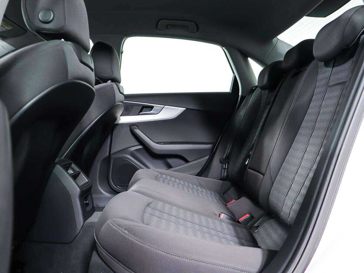 Audi A4, 2015 Фото №10