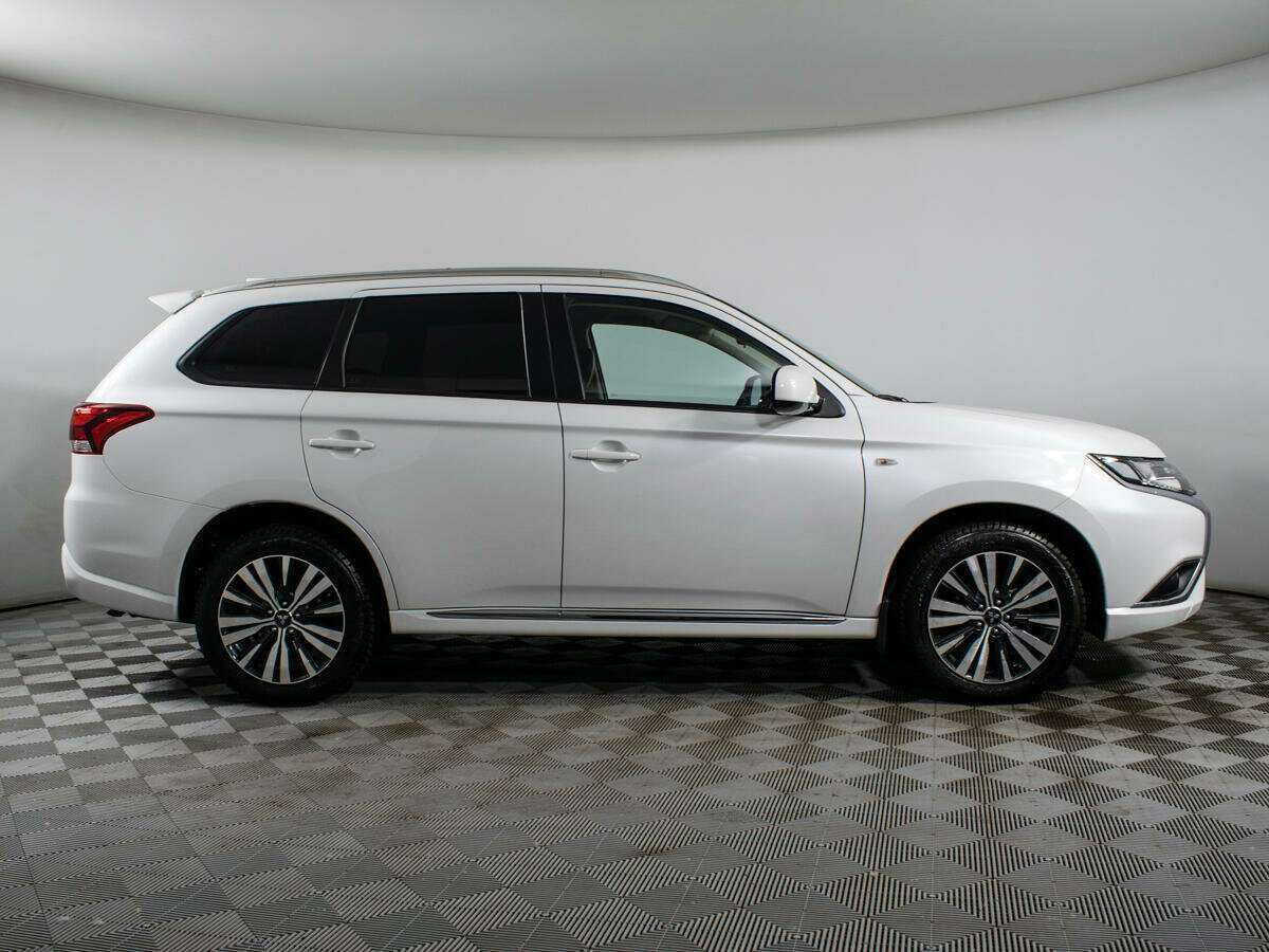 Mitsubishi Outlander, 2022 - 14 500 км. | Фото №4