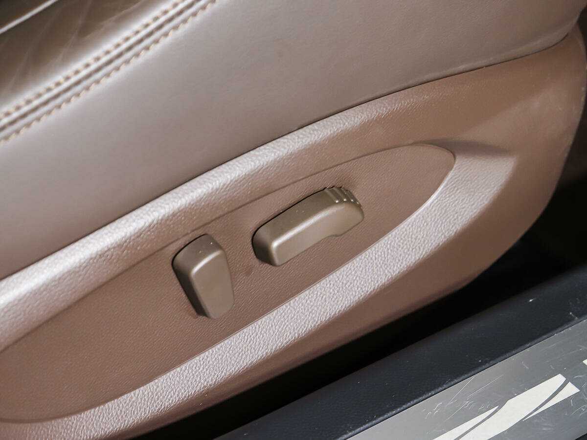 Infiniti FX37, 2012 Фото №16