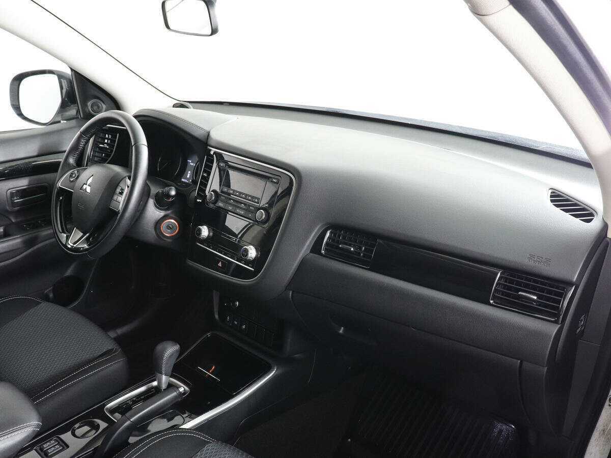 Mitsubishi Outlander, 2020 - 49 213 км. | Фото №8