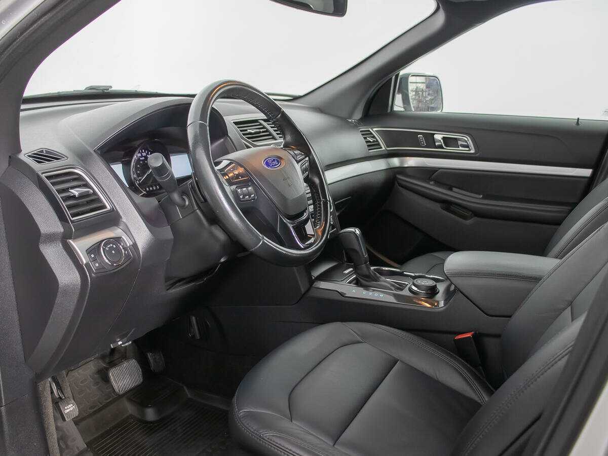 Ford Explorer, 2017 Фото №12