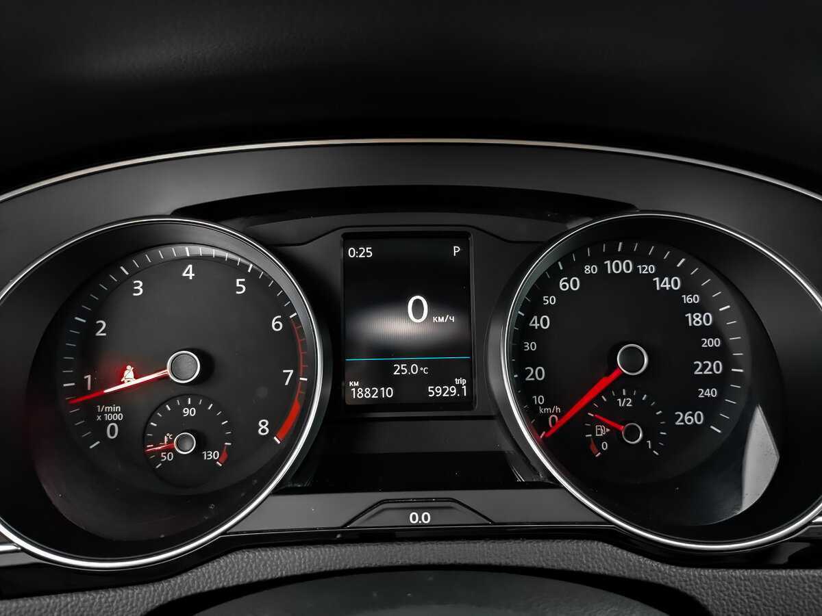 Volkswagen Passat, 2018 Фото №11