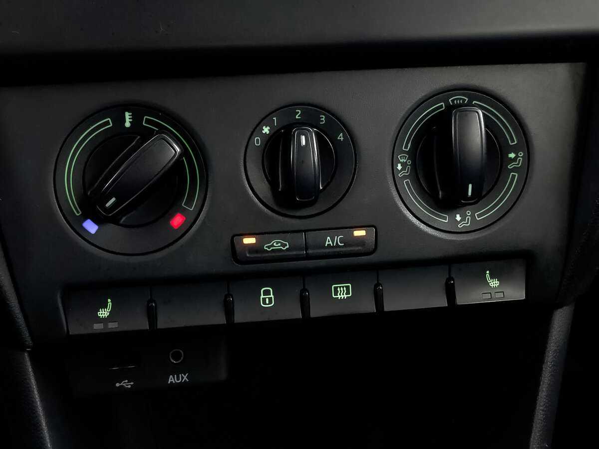 Skoda Rapid, 2017 Фото №21