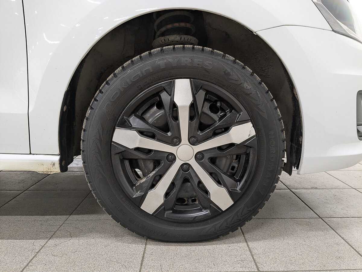 Volkswagen Polo, 2018 Фото №12