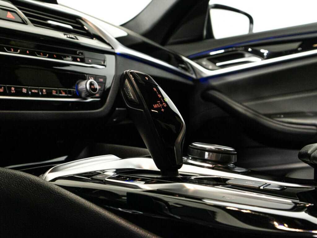BMW 5 серии 520d xDrive, 2017 Фото №18