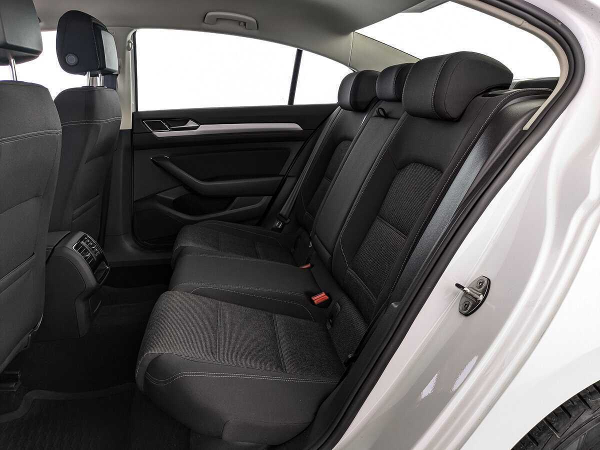 Volkswagen Passat, 2019 Фото №18