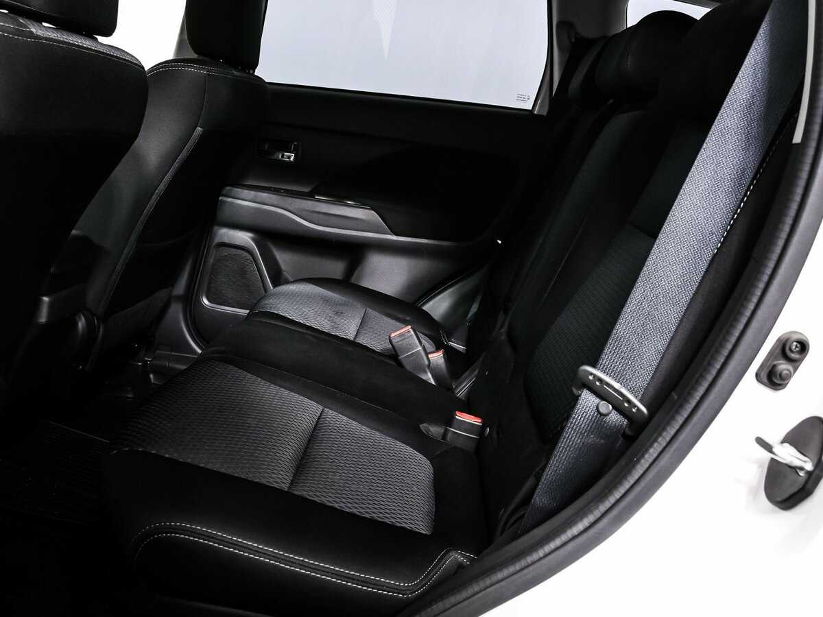 Mitsubishi Outlander, 2017 Фото №14