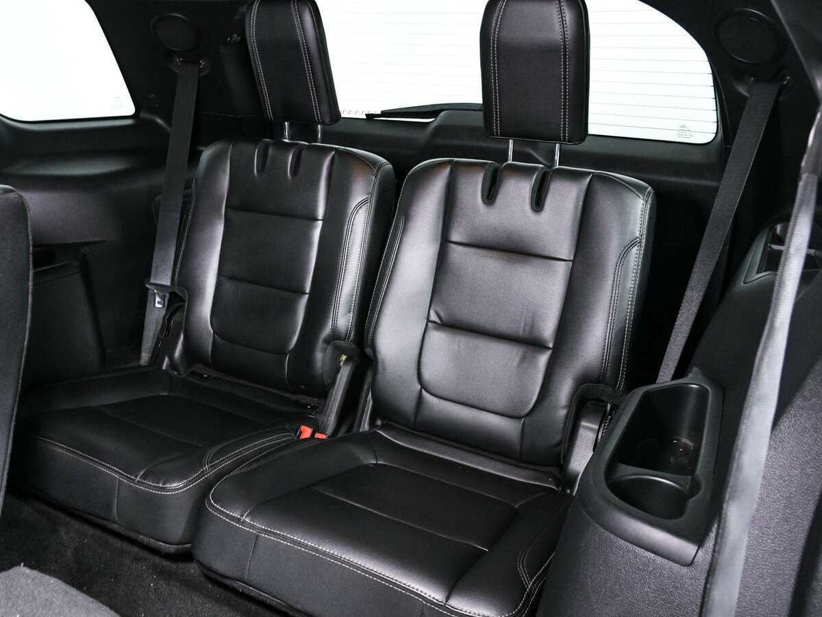Ford Explorer, 2016 Фото №12