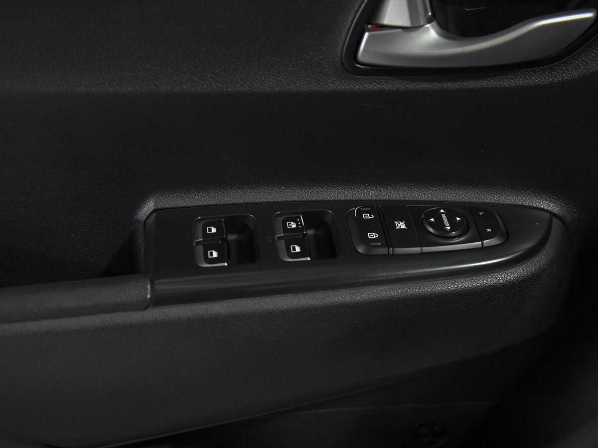 Kia Rio X-Line, 2018 Фото №12