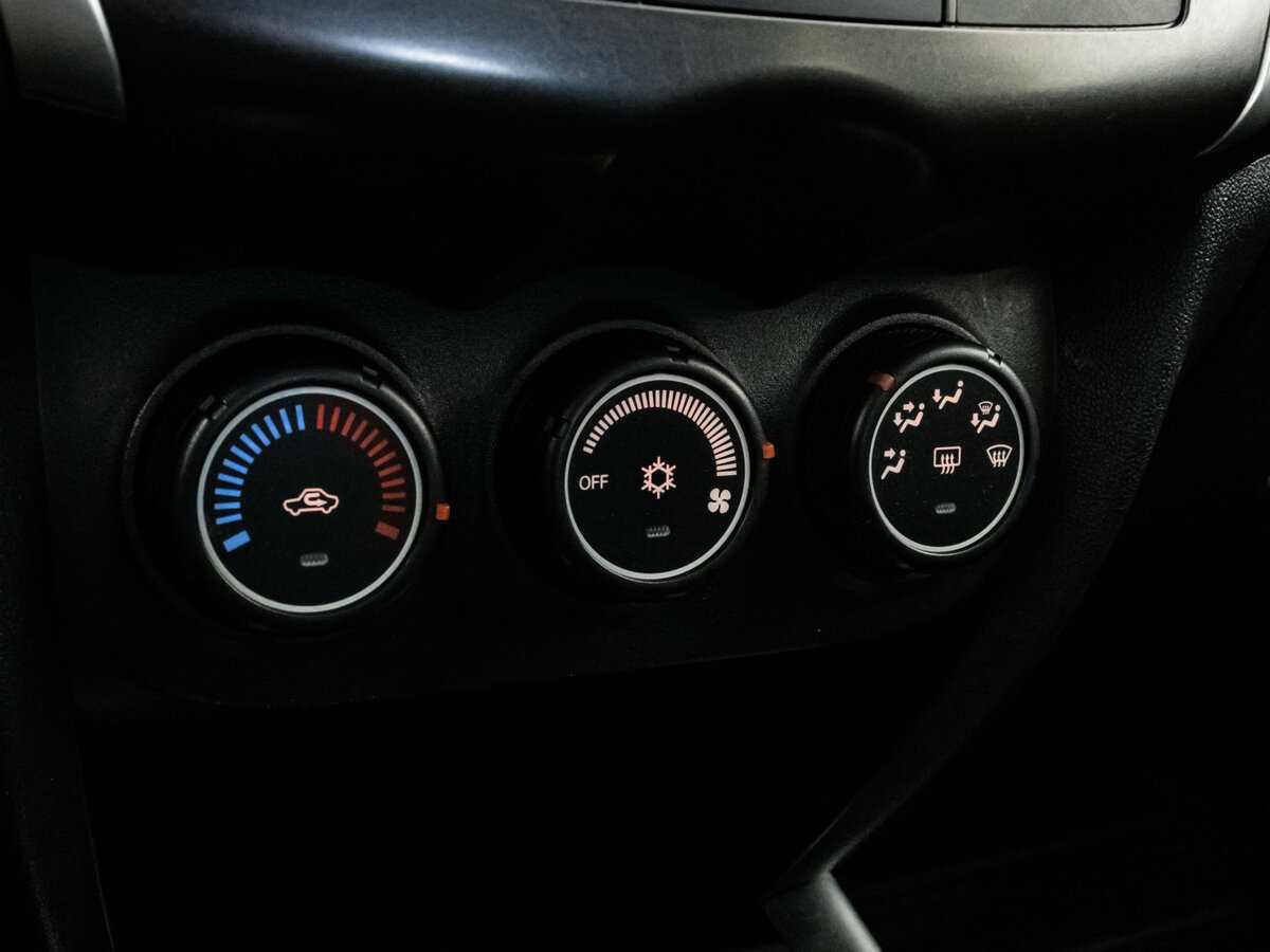 Mitsubishi ASX, 2013 Фото №12