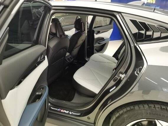 Changan UNI-T, 2022 Фото №11