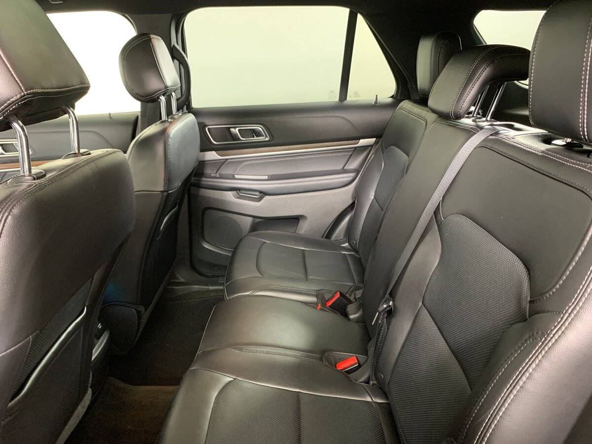 Ford Explorer, 2017 Фото №19