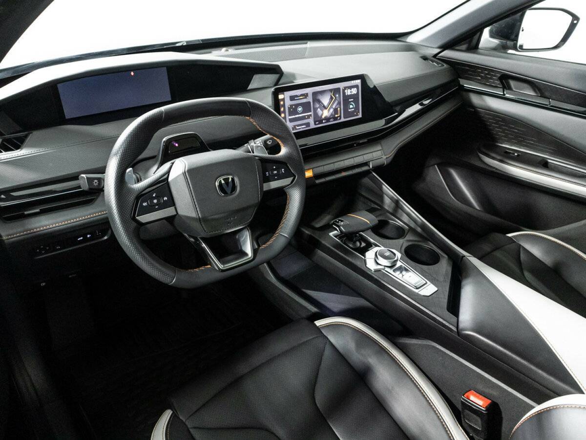 Changan UNI-V, 2023 Фото №11