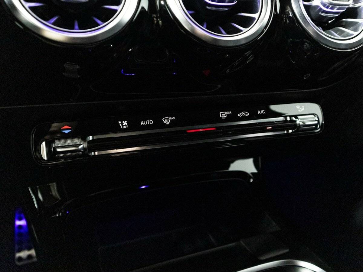 Mercedes-Benz A-Класс 200, 2018 Фото №16