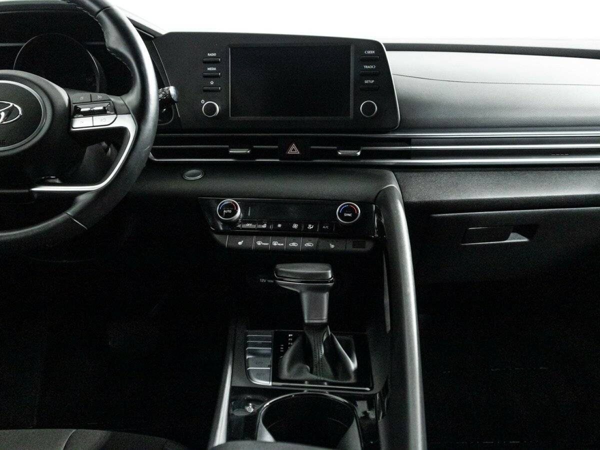 Hyundai Elantra, 2021 Фото №14