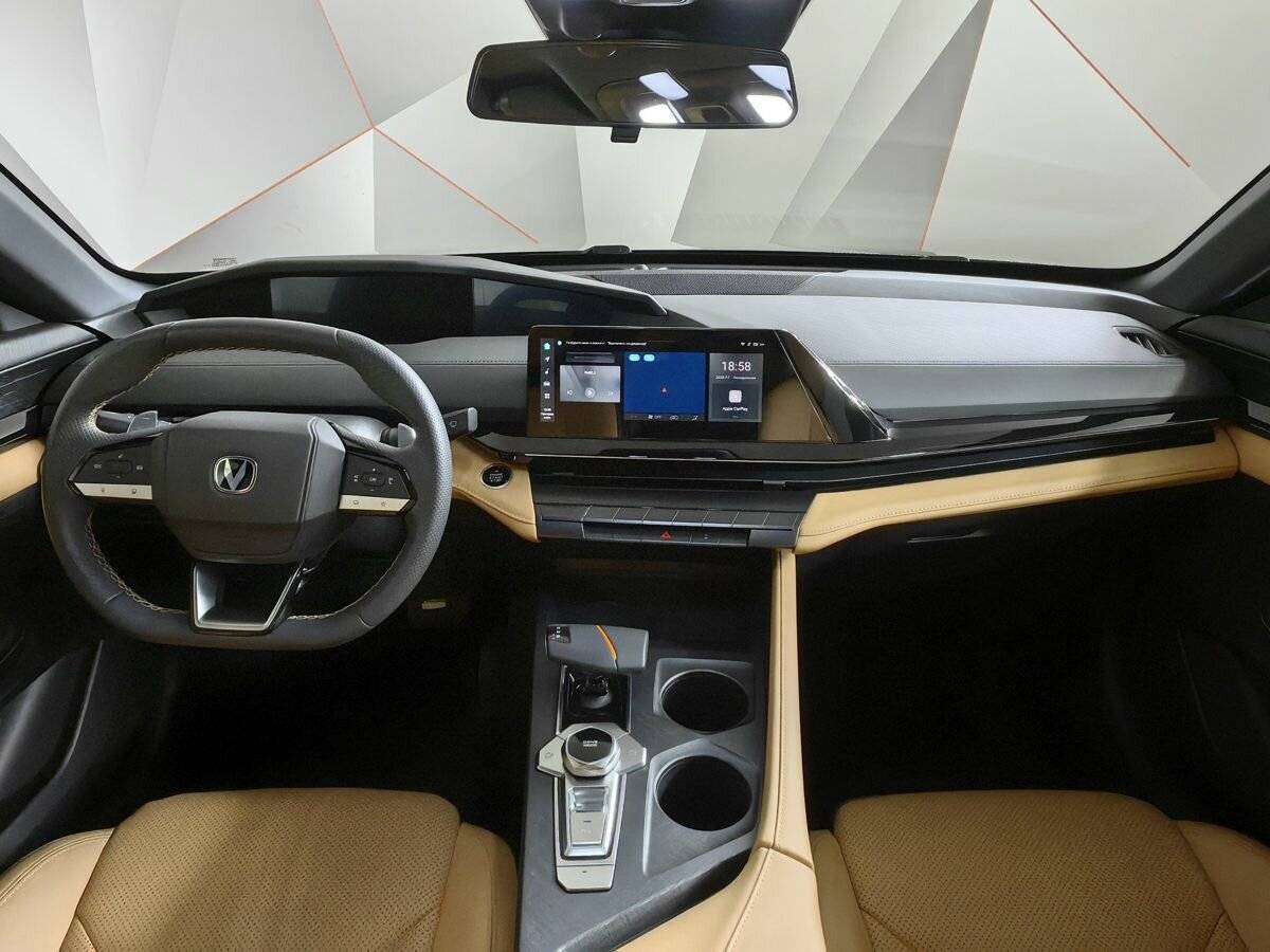 Changan UNI-V, 2022 Фото №13