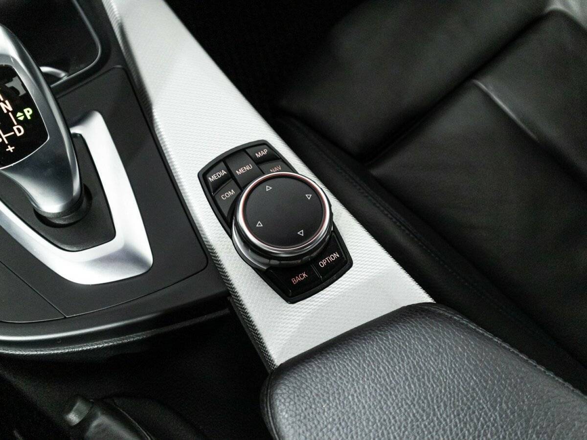 BMW 3 серии 320i xDrive, 2018 Фото №18