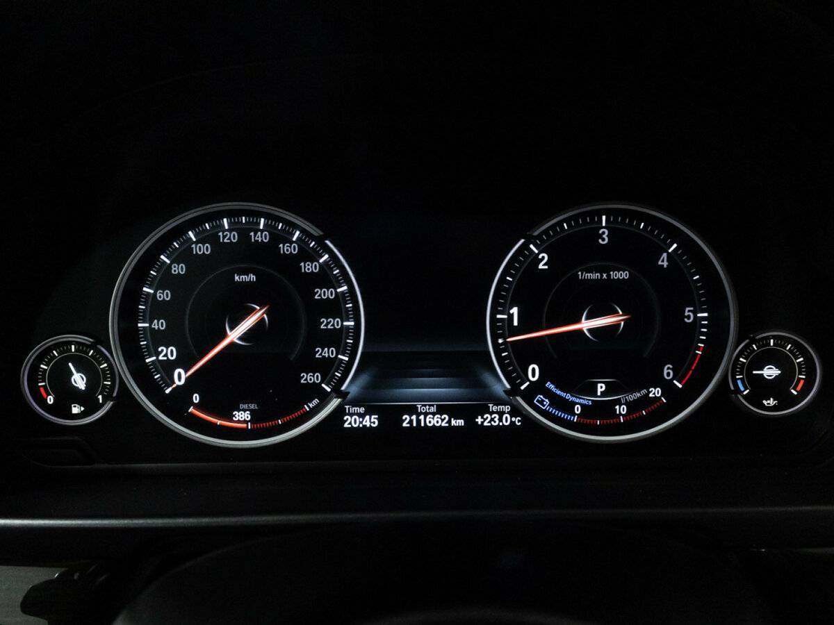 BMW 5 серии 530d xDrive, 2016 Фото №12