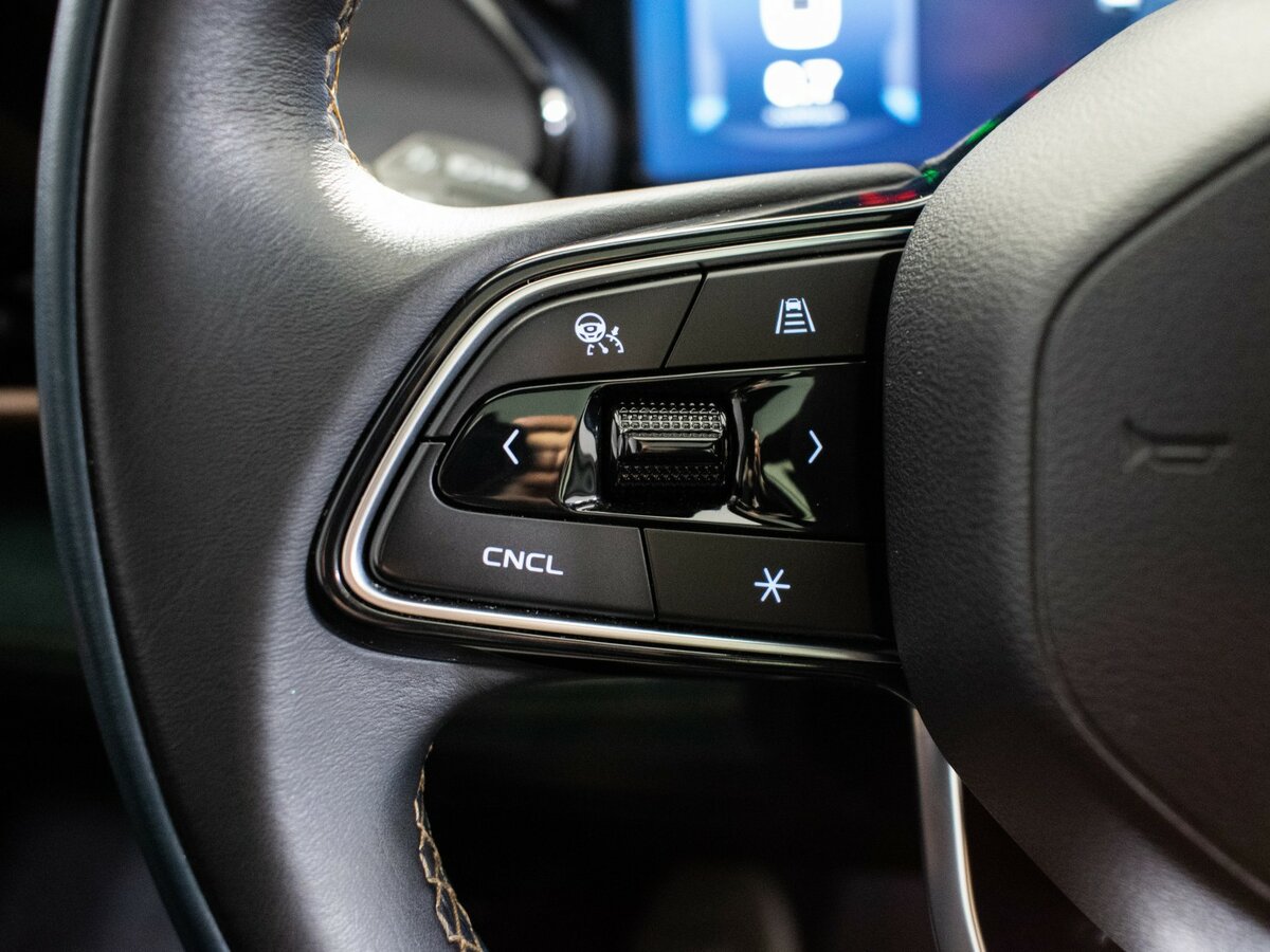 Geely Monjaro I, 2022 Фото №14