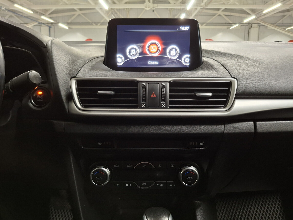 Mazda 3 III (BM) Рестайлинг, 2018 Фото №15