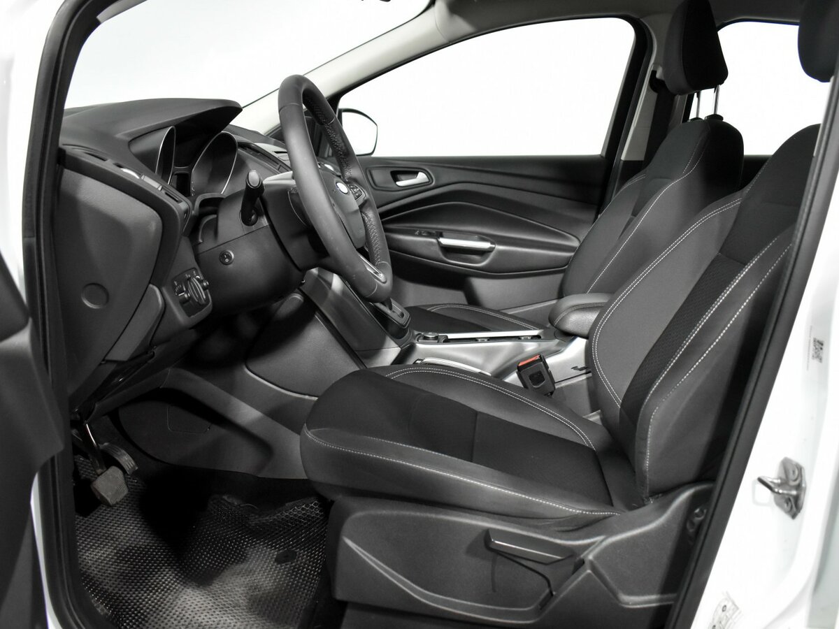 Ford Kuga II Рестайлинг, 2019 Фото №9