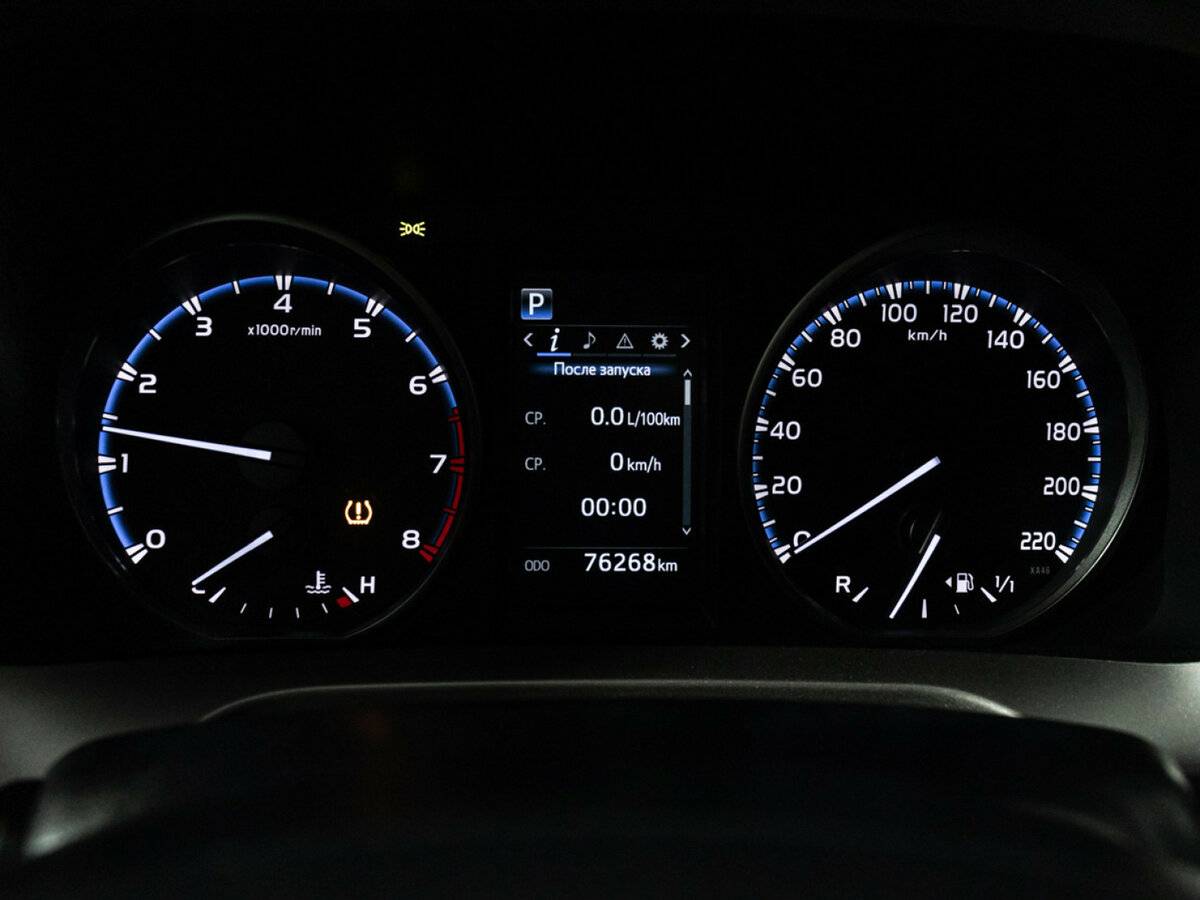 Toyota RAV4 IV (XA40) Рестайлинг, 2015 Фото №12